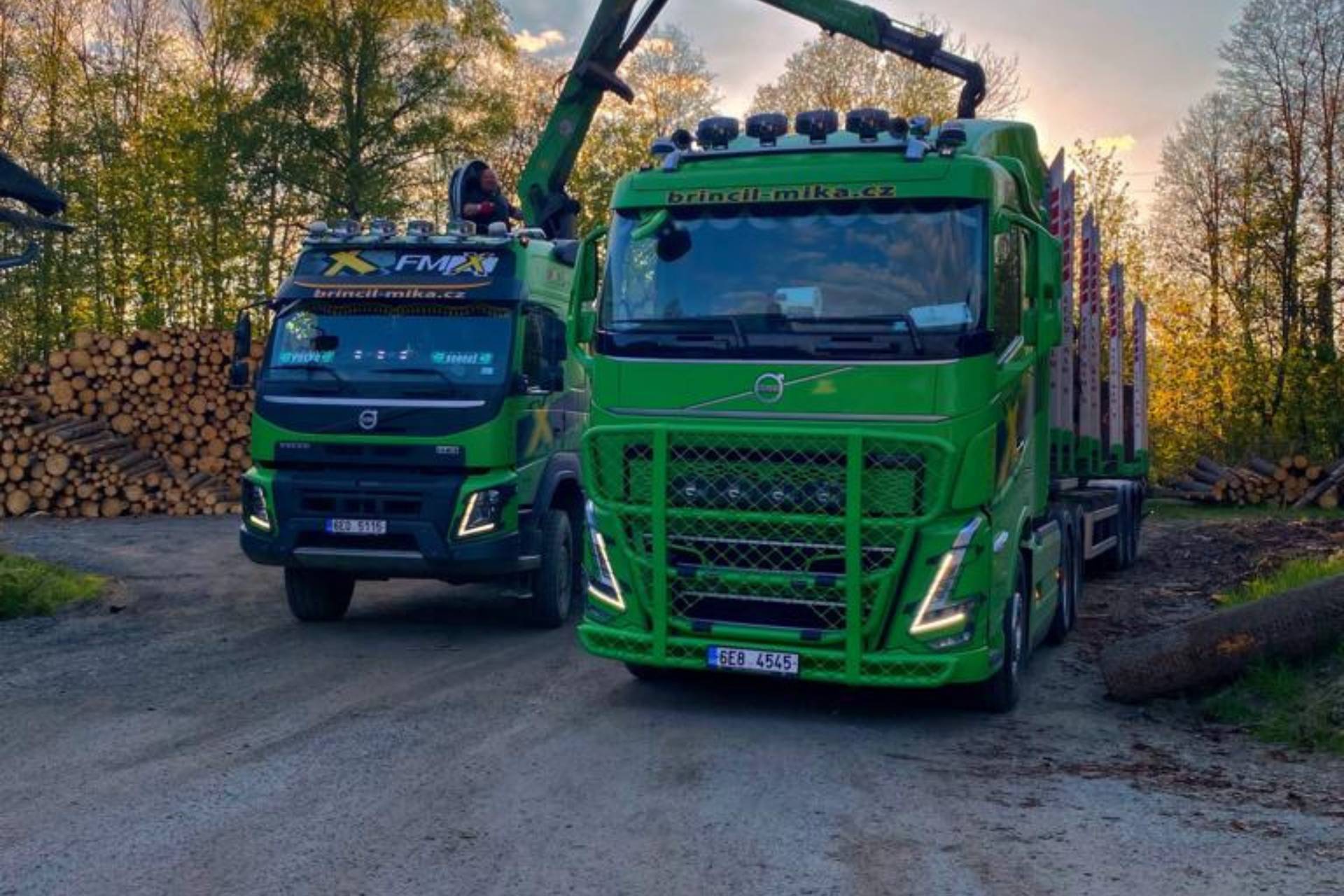 Kamion s hydraulickou rukou